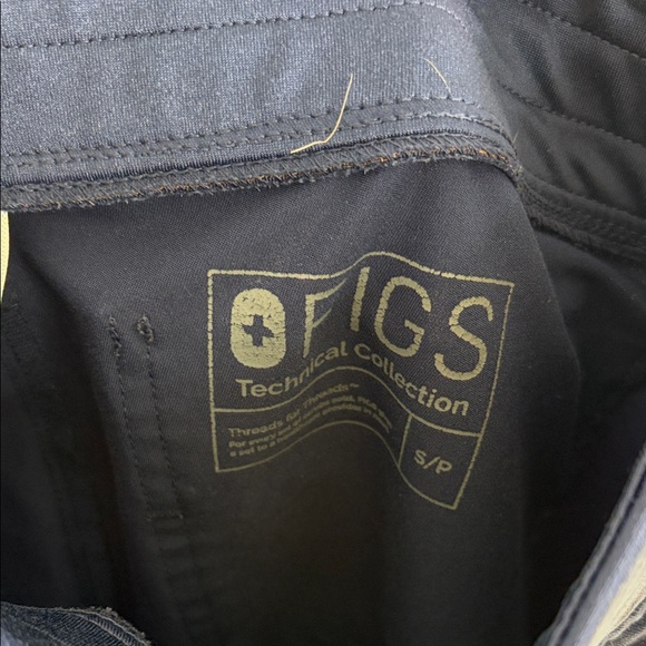 Women’s Figs Zamora Jogger Scrubs - Navy - broken cargo pocket zipper - SP - Picture 4 of 9